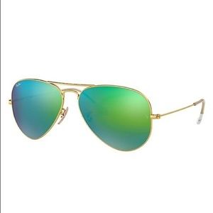NWOT Ray-Ban Classic Aviator Sunglasses Mirrored